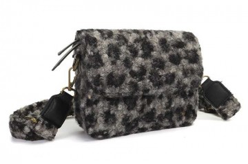 Black panter schoudertasje garmich 3