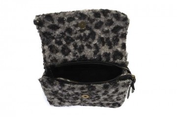 Black panter schoudertasje garmich 4