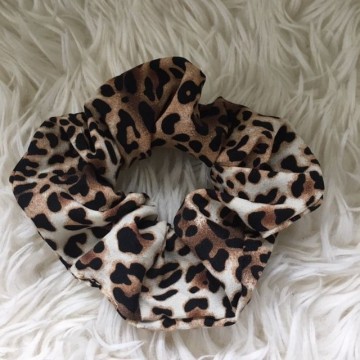 Scrunchie leopard bruin 1