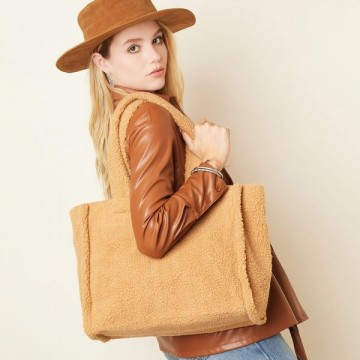 Teddy shopper beigefoto